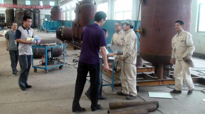 高溫慰問送關(guān)懷，員工斗志更昂揚(yáng)